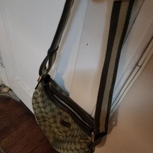Gucci Canvas messenger bag